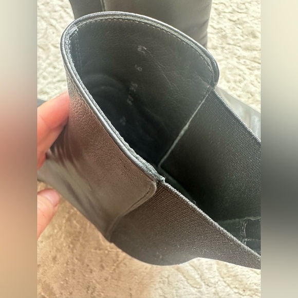 Stuart Weitzman Easy On Reserve Black Leather Chelsea Boots – Size 6 - Picture 6 of 8